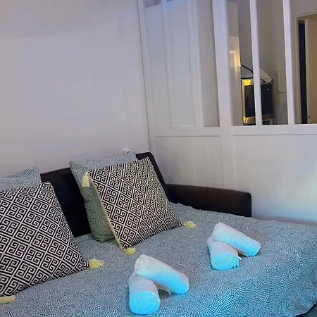 Apartment 100m De La